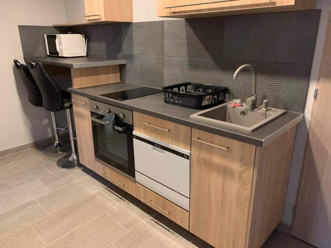 Beregi Apartman Tiszaújváros Eksteriør bilde
