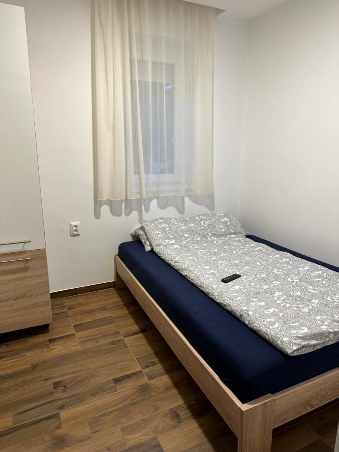 Beregi Apartman Tiszaújváros Eksteriør bilde