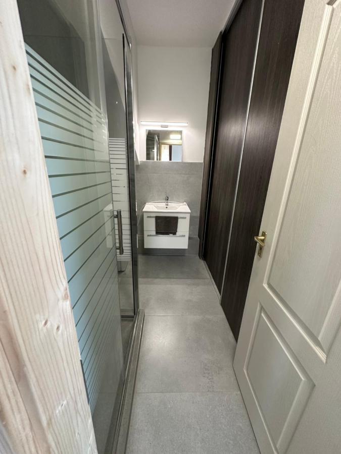 Beregi Apartman Tiszaújváros Eksteriør bilde